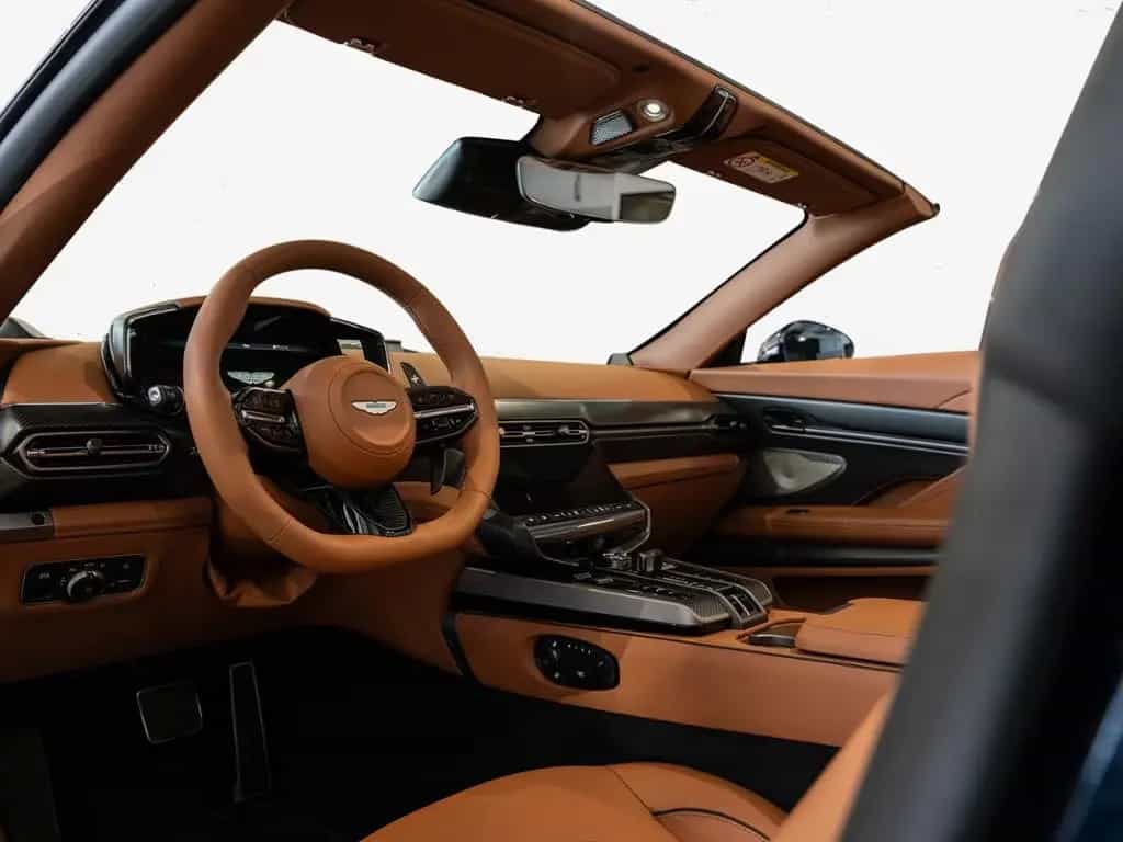 Aston Martin Vanquish Volante Aston Martin Hamburg null-photo-2