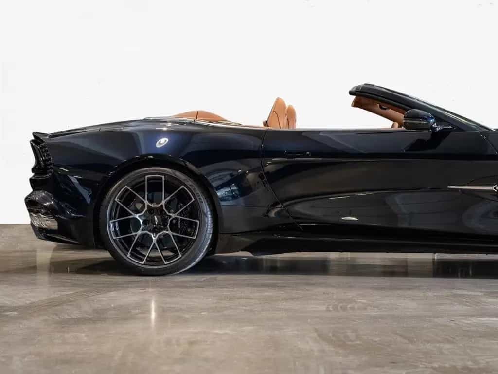 Aston Martin Vanquish Volante Aston Martin Hamburg null-photo-20