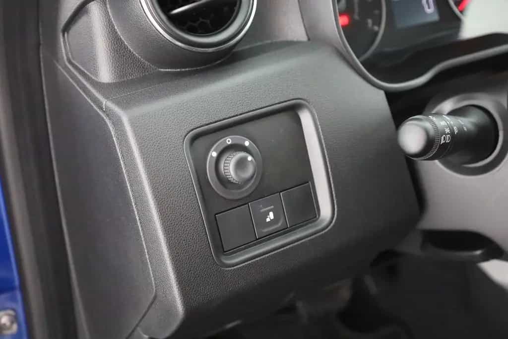 Dacia Duster 1.3 TCe 150 Prestige LED Navi 360° DAB 08/2022-photo-19