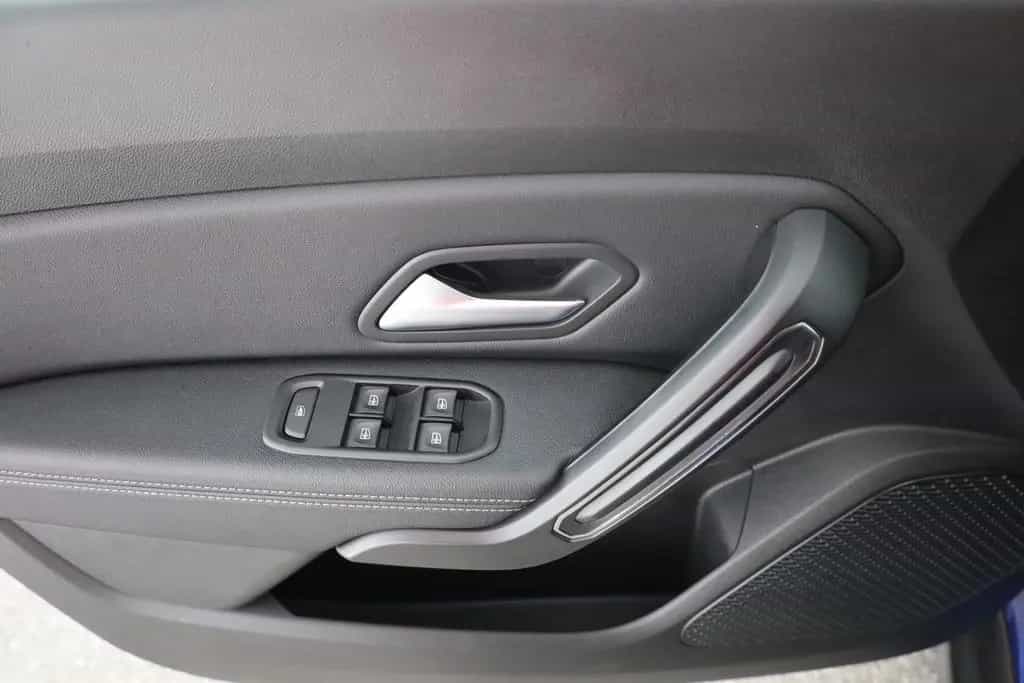 Dacia Duster 1.3 TCe 150 Prestige LED Navi 360° DAB 08/2022-photo-20