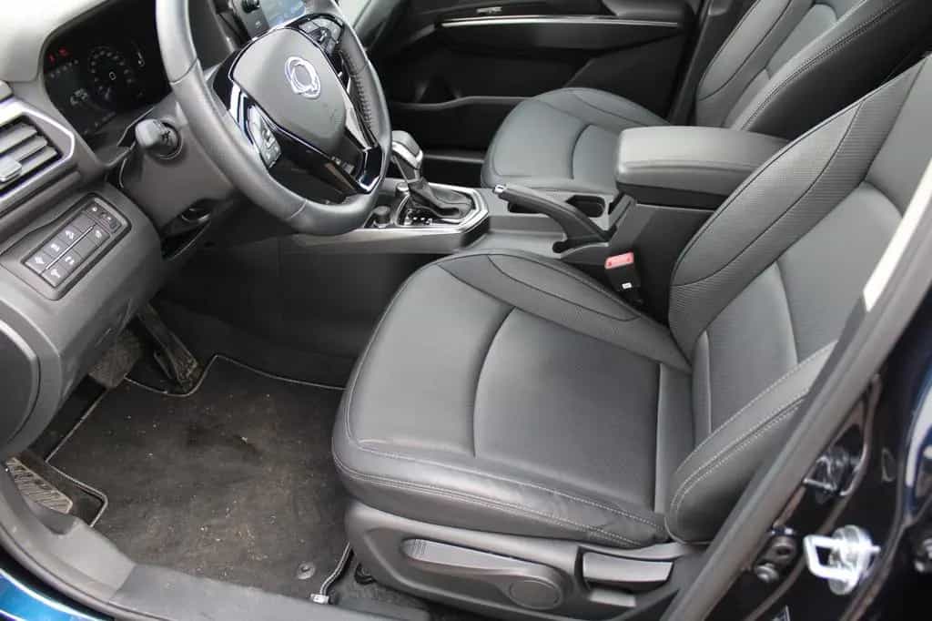 KGM Tivoli Black 1,6/AT 2WD 08/2025-photo-12