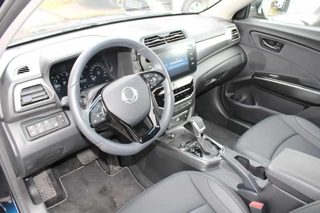 KGM Tivoli Black 1,6/AT 2WD 08/2025-photo-13