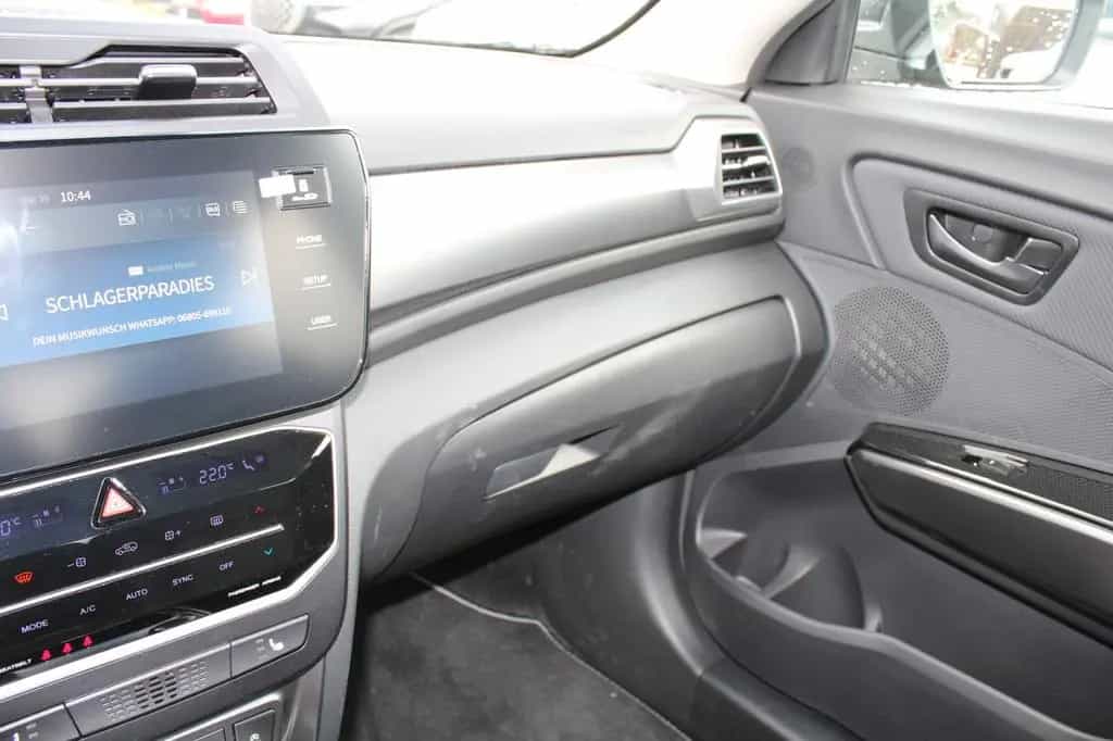 KGM Tivoli Black 1,6/AT 2WD 08/2025-photo-19
