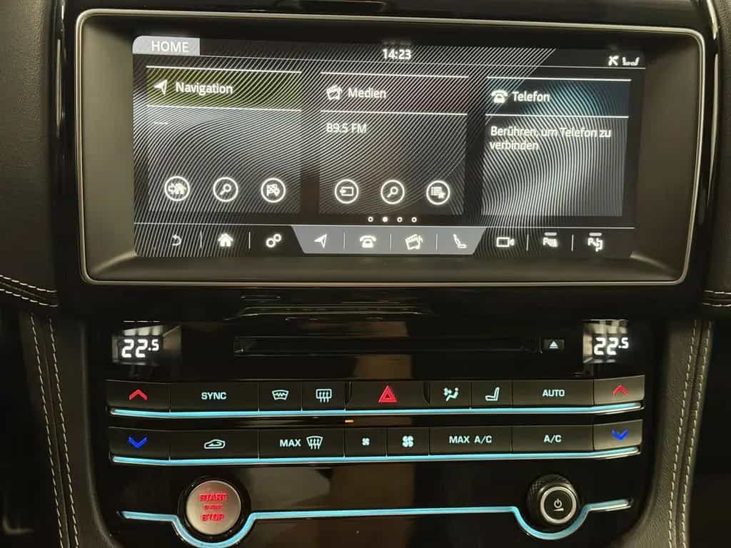 Jaguar F-Pace 30d AWD Pure / CarPlay / LED 05/2019-photo-19