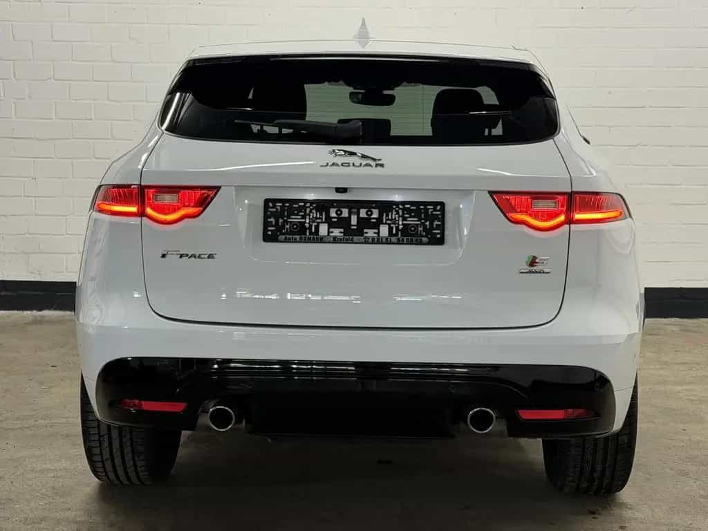Jaguar F-Pace 30d AWD Pure / CarPlay / LED 05/2019-photo-2