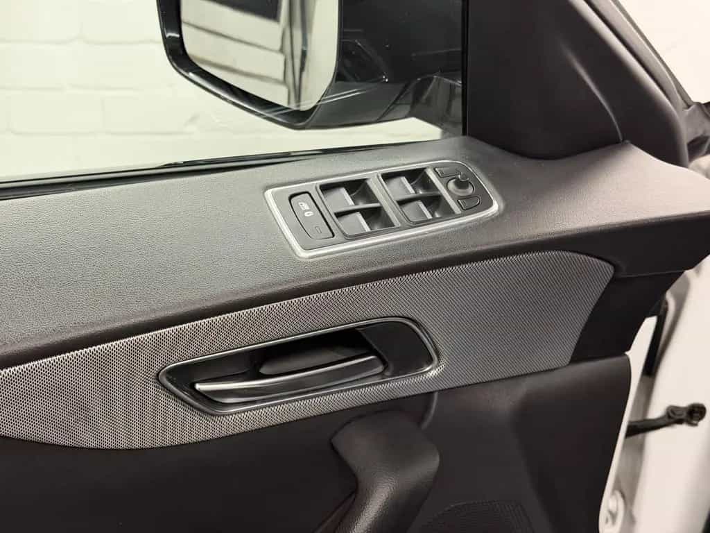 Jaguar F-Pace 30d AWD Pure / CarPlay / LED 05/2019-photo-23