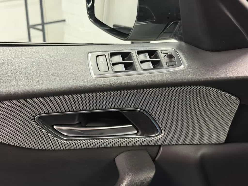 Jaguar F-Pace 30d AWD Pure / CarPlay / LED 05/2019-photo-25