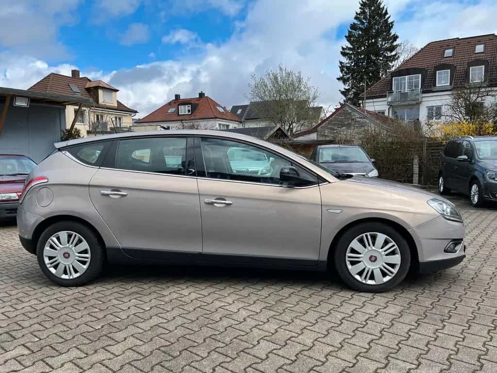 Lancia Delta Oro Klimaanlage / TÜV NEU 01/2011-photo-1