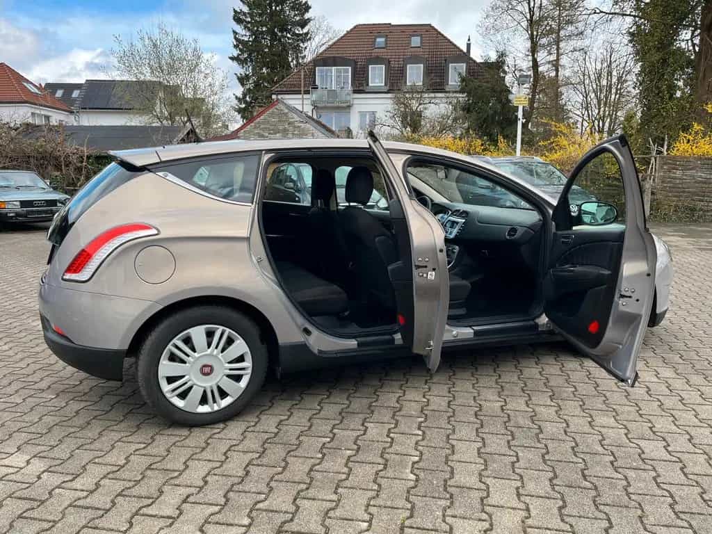 Lancia Delta Oro Klimaanlage / TÜV NEU 01/2011-photo-16