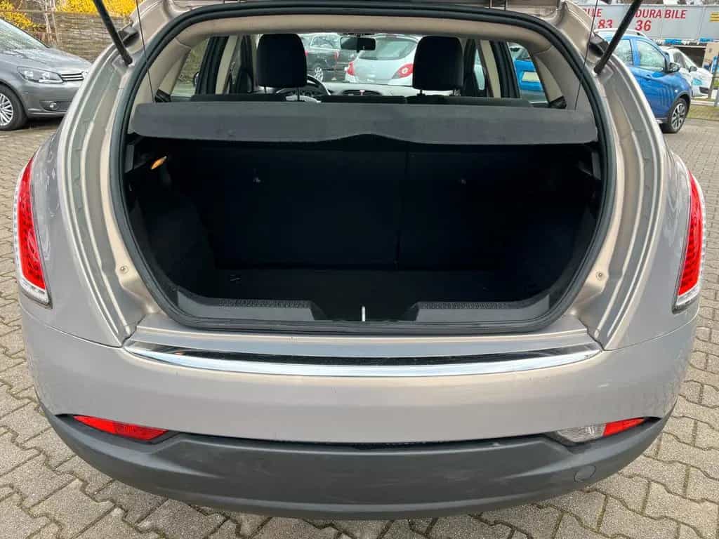 Lancia Delta Oro Klimaanlage / TÜV NEU 01/2011-photo-20