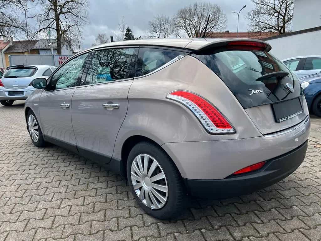 Lancia Delta Oro Klimaanlage / TÜV NEU 01/2011-photo-4