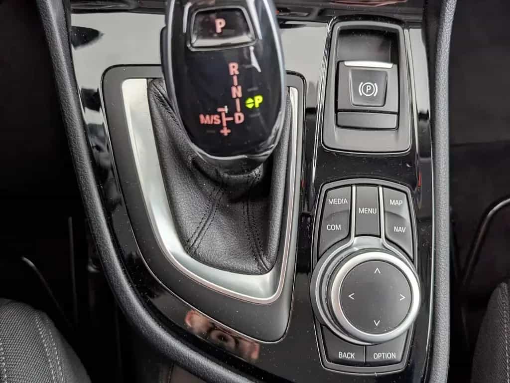 BMW 220 Active Tourer 2er Active Tourer - 220i Advantage AHK+LED+NAVI+ 09/2020-photo-24