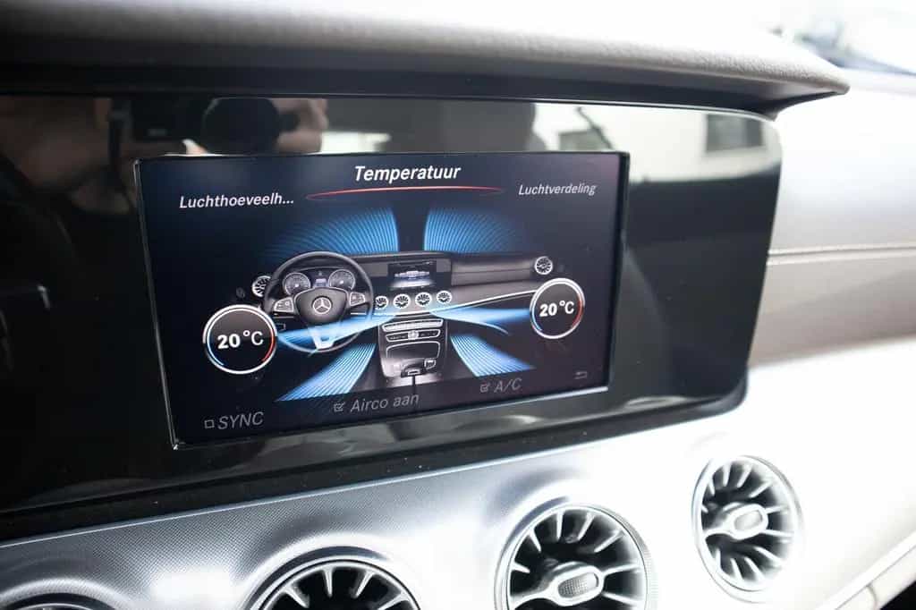 Mercedes-Benz E-Class 200 COUPE, PANO, BURMESTER, 360° CAMERA, KEYLE 05/2017-photo-18