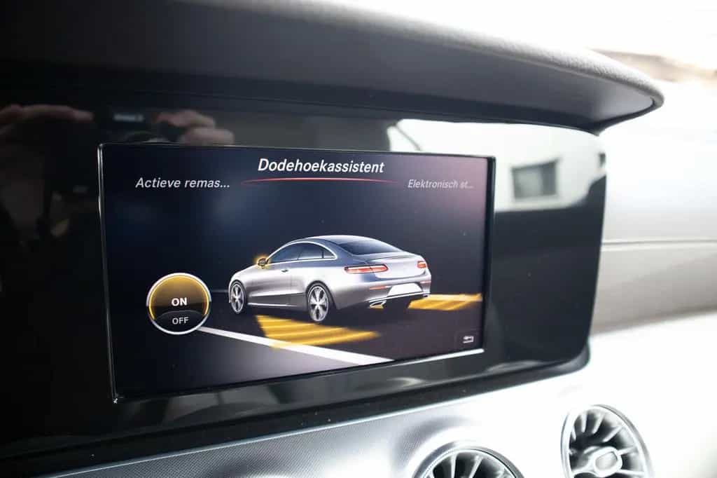 Mercedes-Benz E-Class 200 COUPE, PANO, BURMESTER, 360° CAMERA, KEYLE 05/2017-photo-19