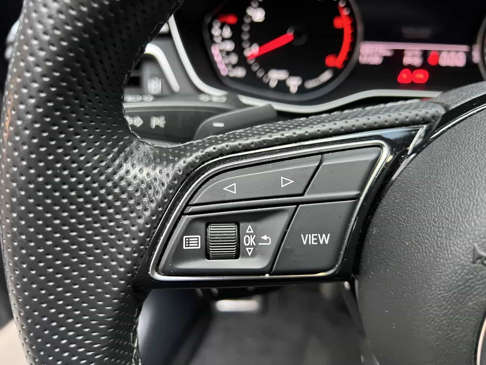 Audi A4 03/2021-photo-16