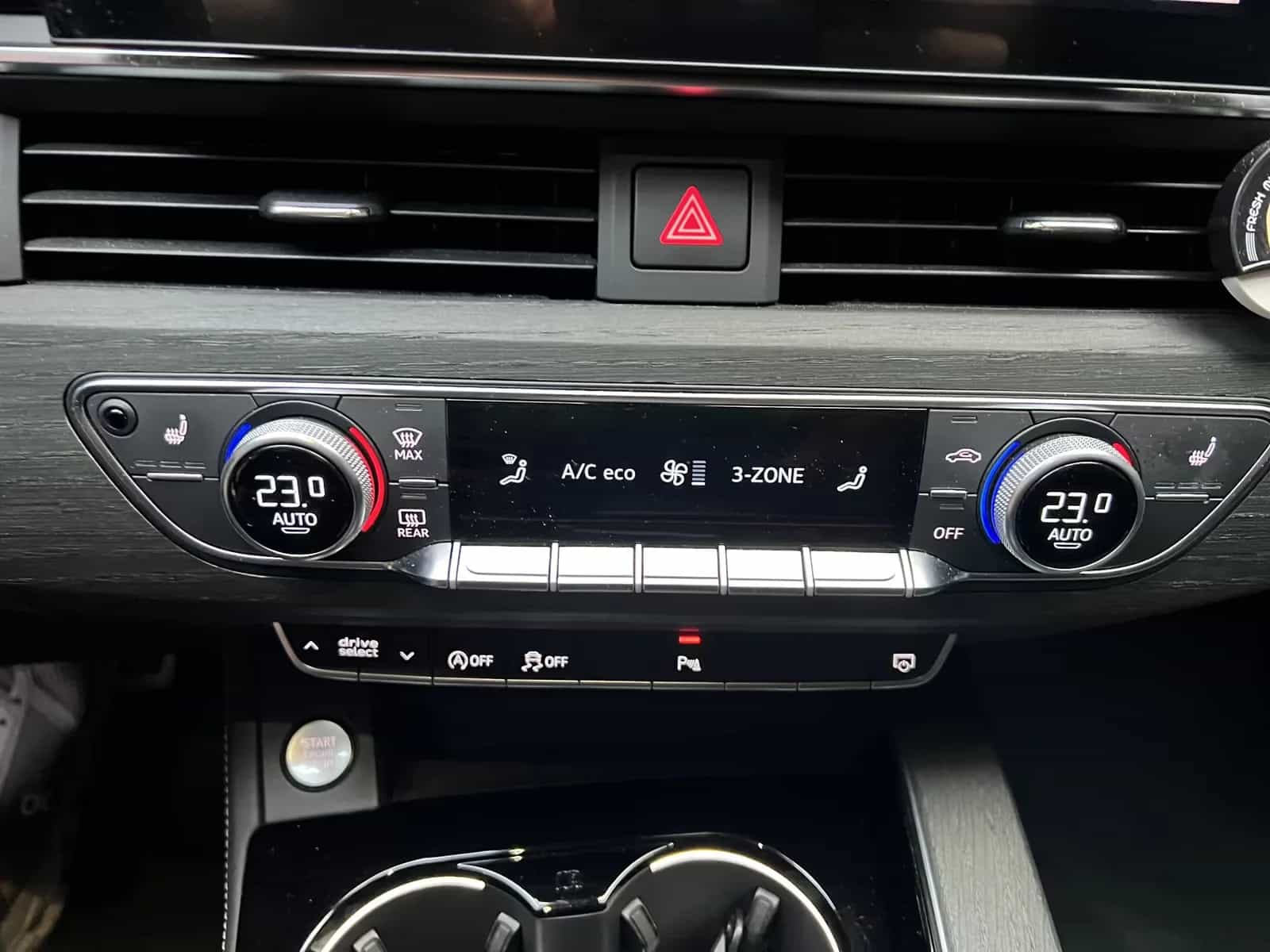 Audi A4 03/2021-photo-17