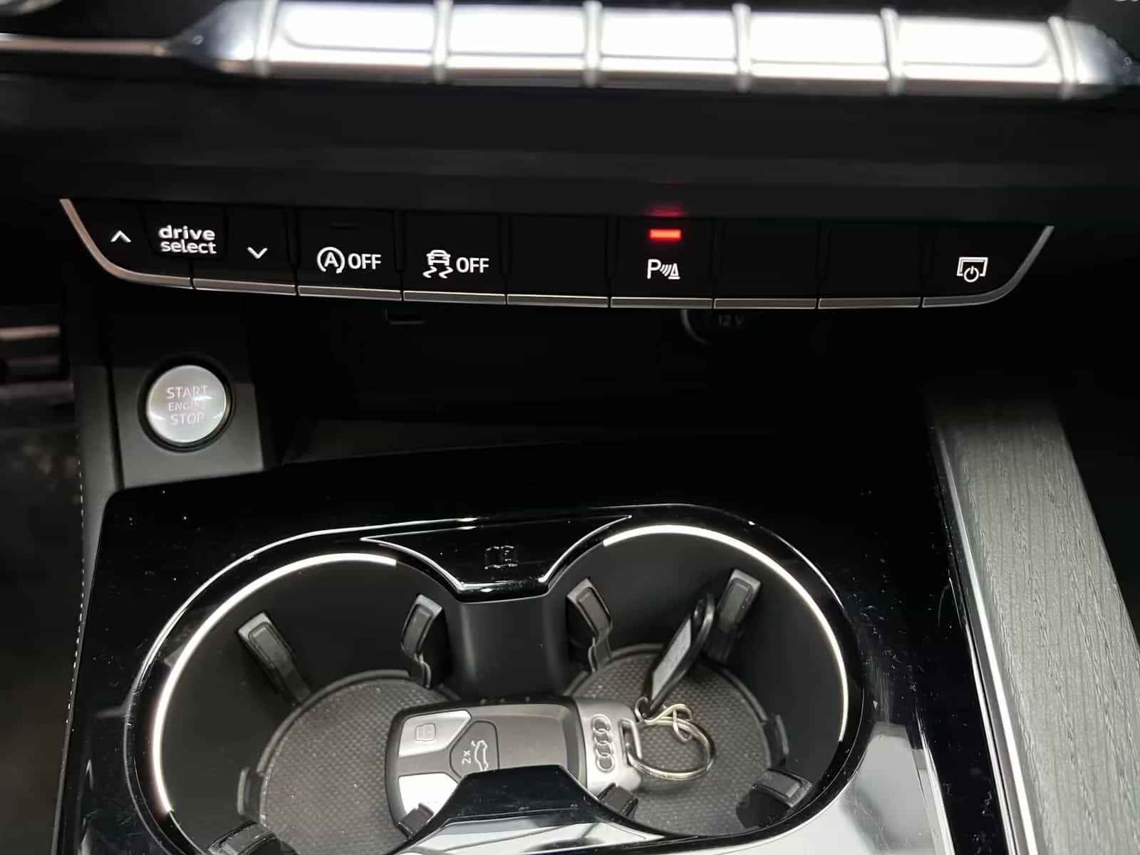 Audi A4 03/2021-photo-18