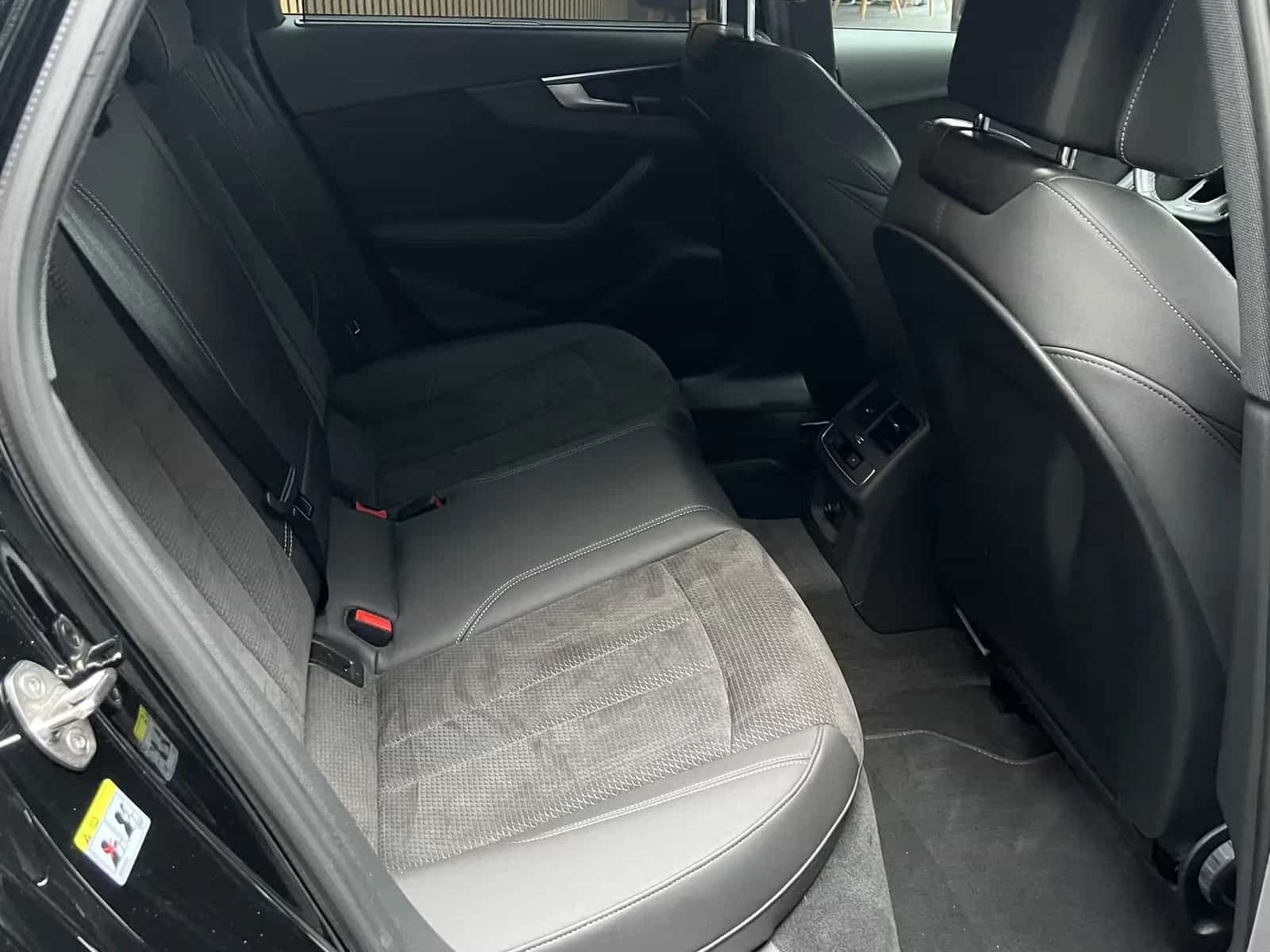 Audi A4 03/2021-photo-21