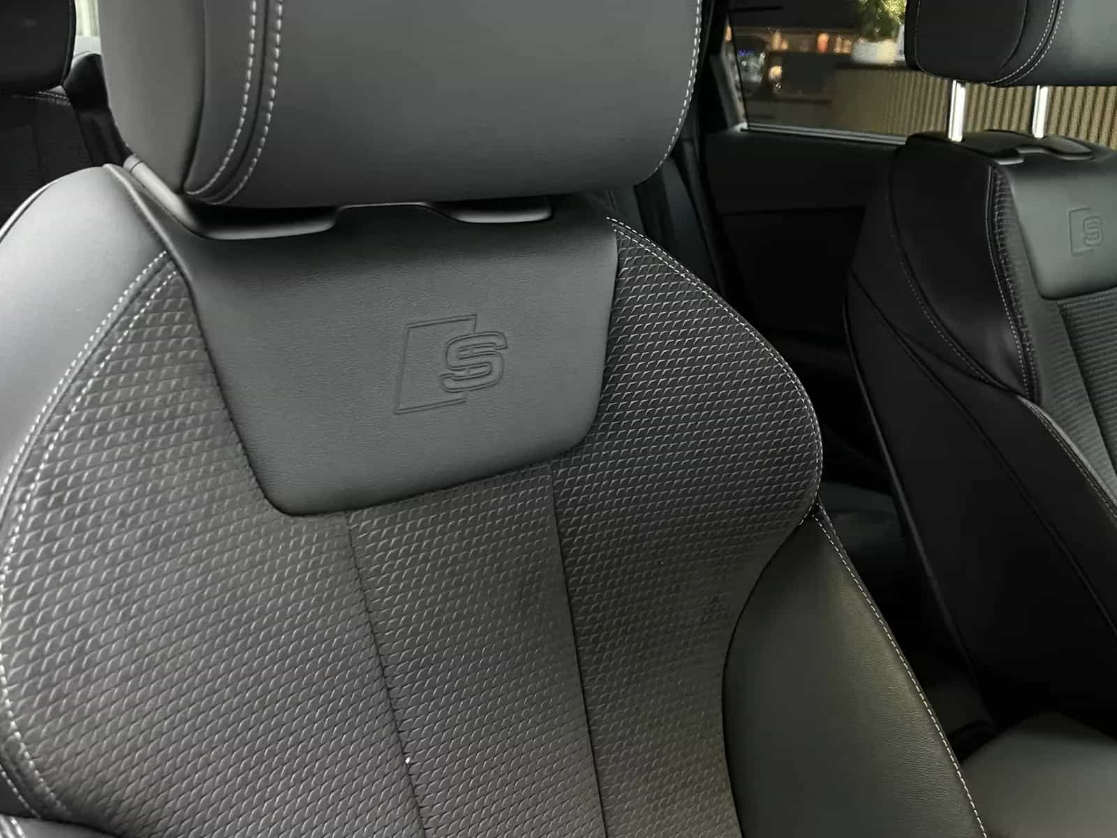 Audi A4 03/2021-photo-23