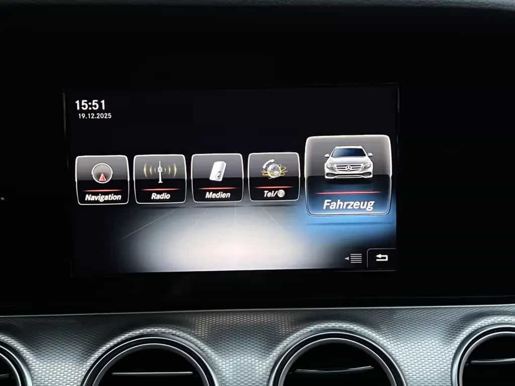 Mercedes-Benz E-Class E220d AMG-Line Navi Kamera Burmester LED 01/2018-photo-13