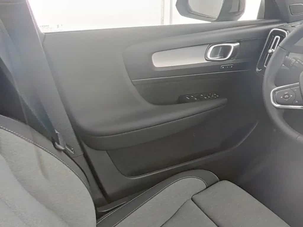 Volvo XC40 B3 Core 2WD 08/2025-photo-10
