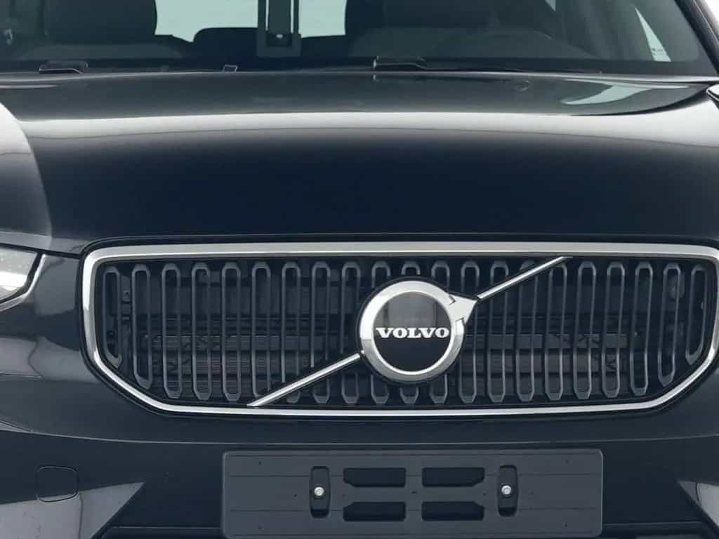 Volvo XC40 B3 Core 2WD 08/2025-photo-3