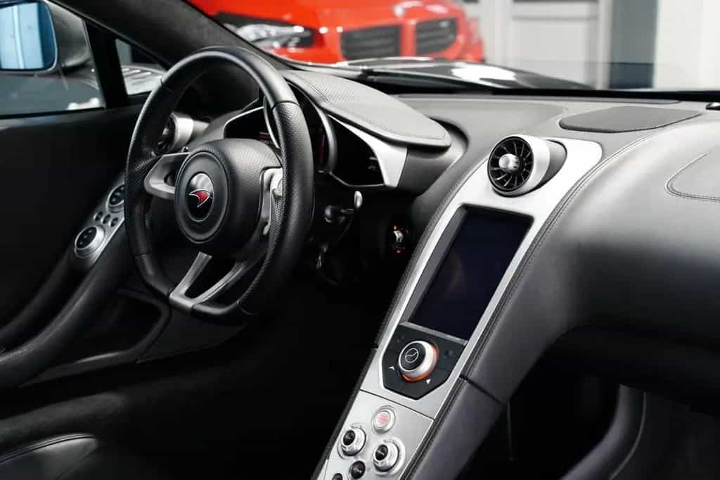 McLaren MP4-12C 3.8 V8  Traumfahrzeug 12/2011-photo-11