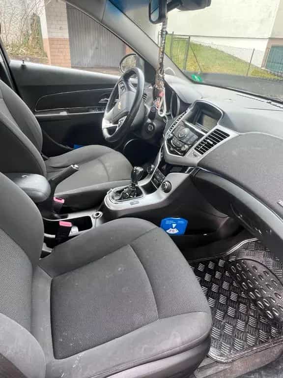 Chevrolet Cruze 02/2012-photo-2