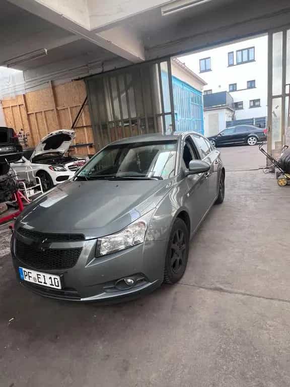 Chevrolet Cruze 02/2012-photo-3