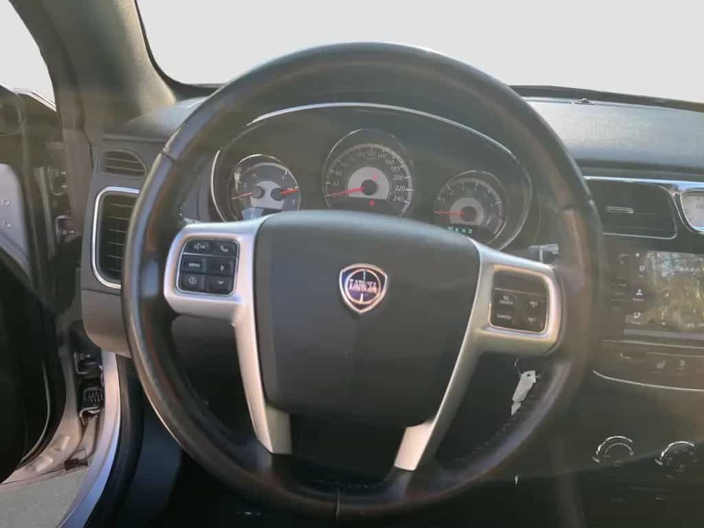Lancia Flavia Cabrio Leder/Navi/Kamera/Klima/20-Zoll+++ 05/2012-photo-11