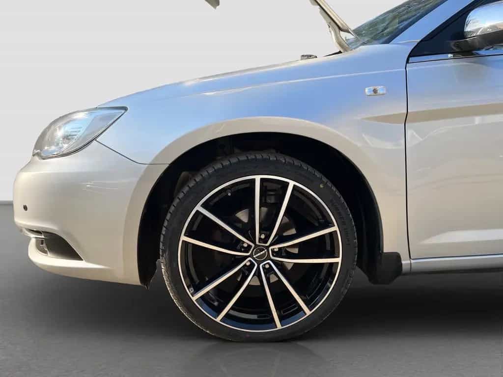Lancia Flavia Cabrio Leder/Navi/Kamera/Klima/20-Zoll+++ 05/2012-photo-17
