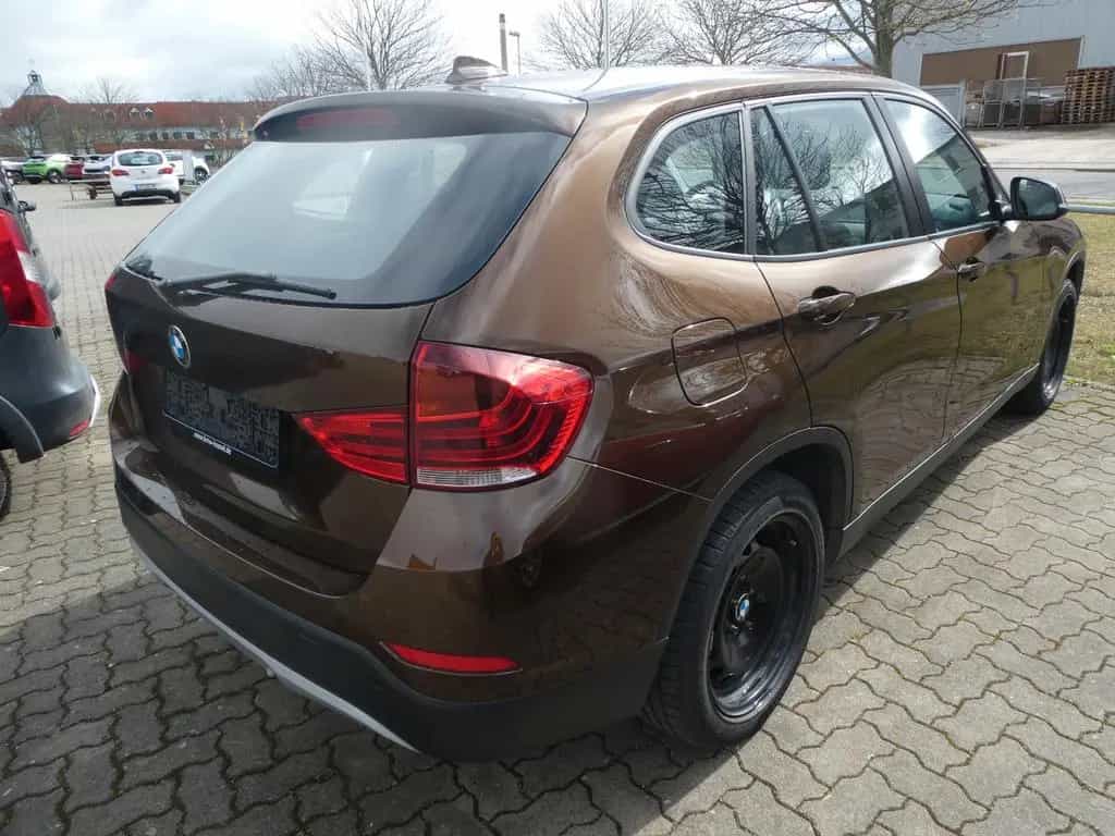BMW X1 18 i sDrive 03/2015-photo-2