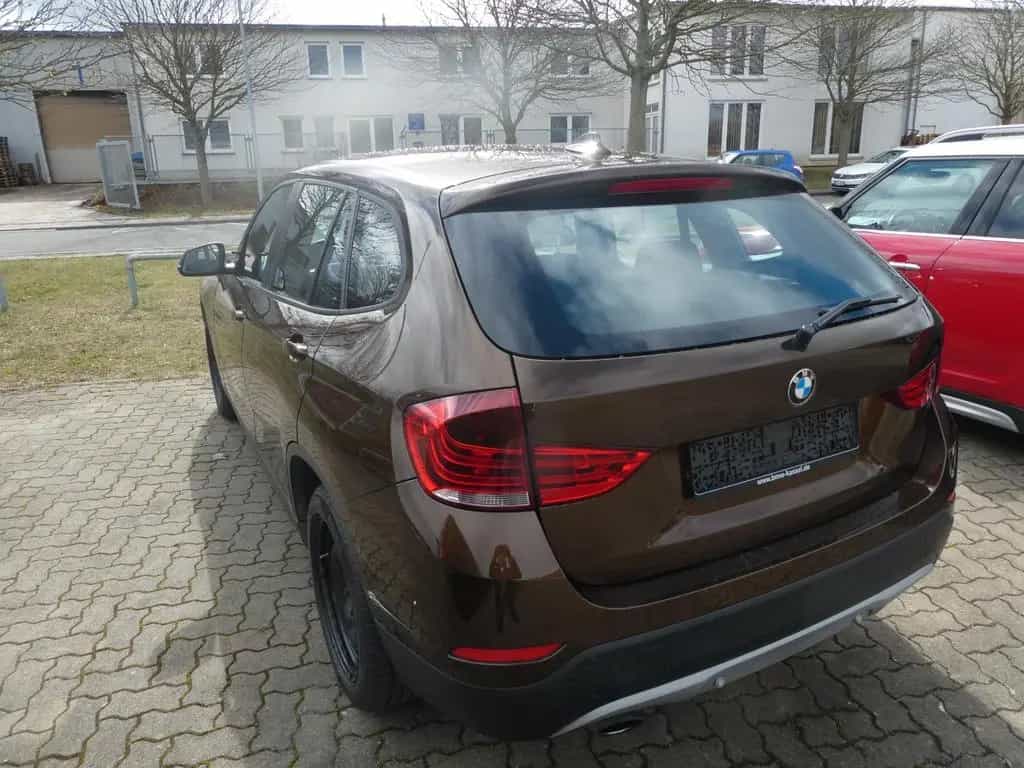 BMW X1 18 i sDrive 03/2015-photo-3