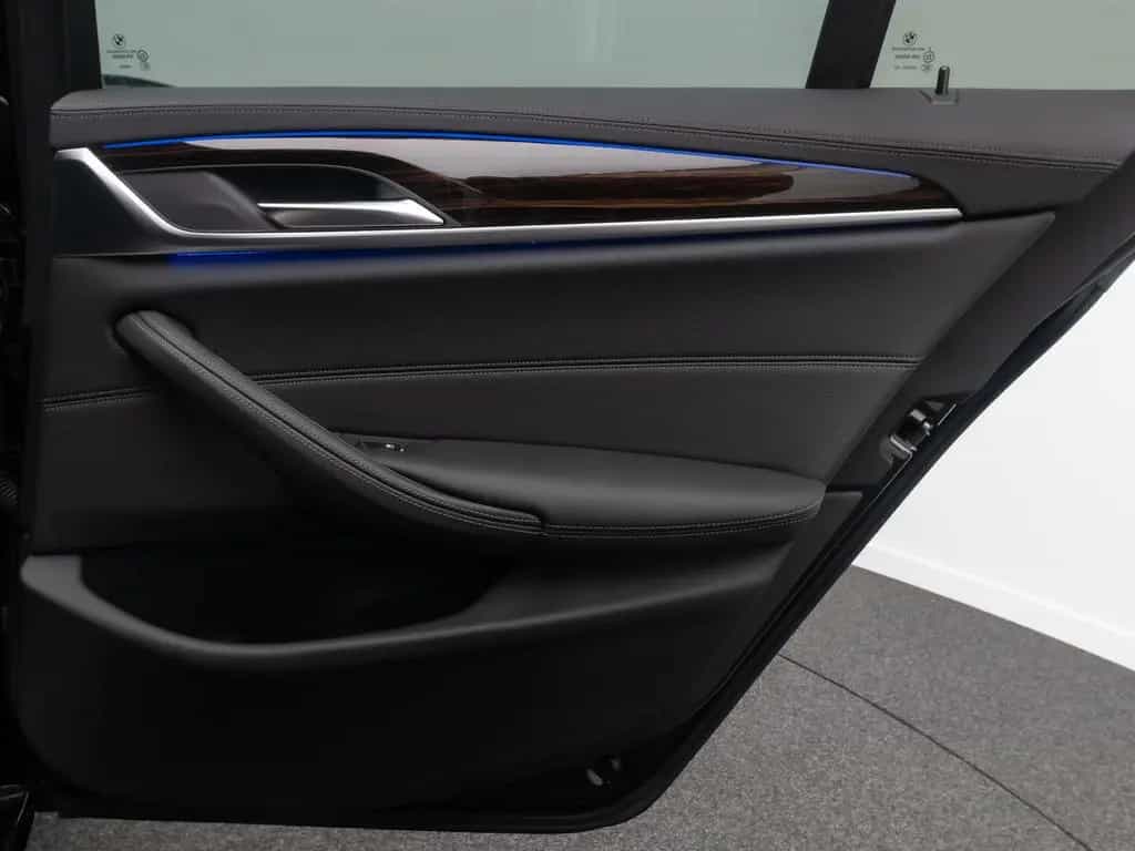 BMW 5 Series 530d xD Luxury Line DAB HUD Kamera Sport Alarm 11/2022-photo-31