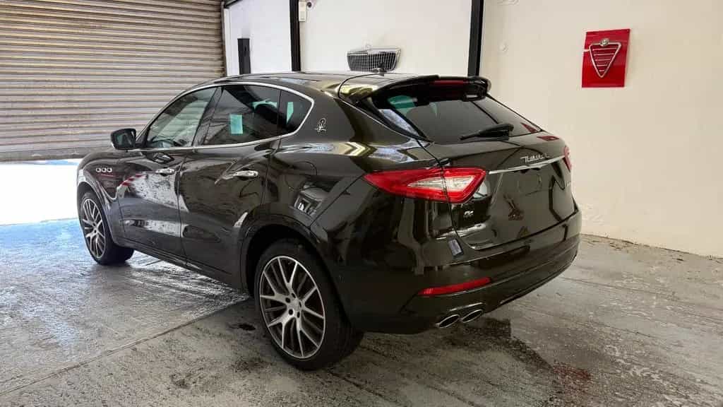 Maserati Levante Diesel 3.0 V6, Jahreswagenzustand, SH, 12/2017-photo-1