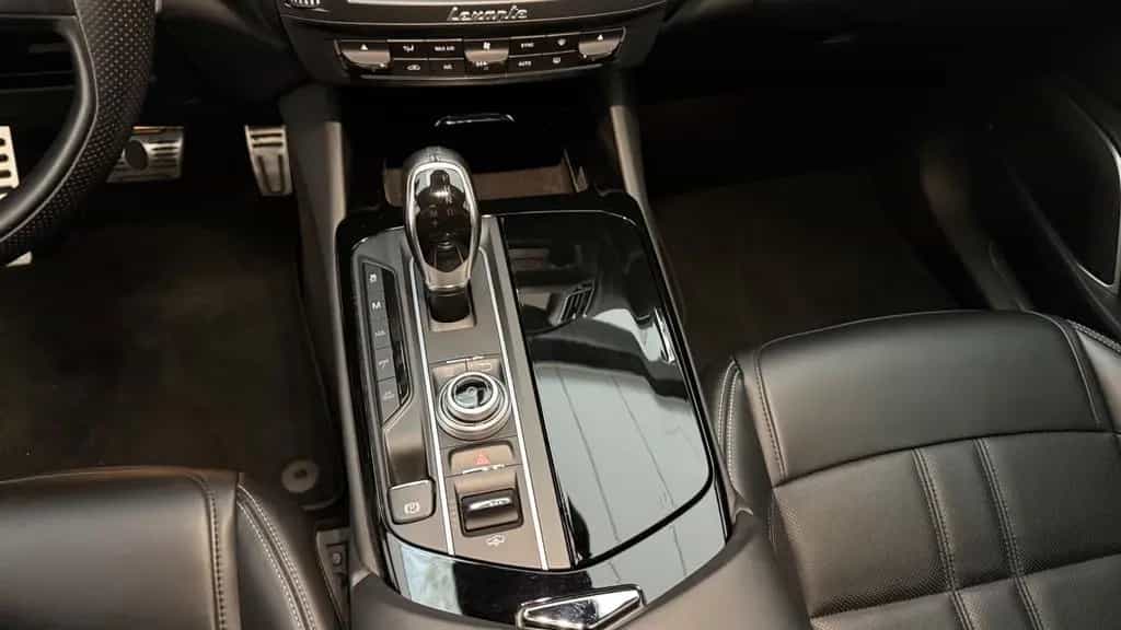 Maserati Levante Diesel 3.0 V6, Jahreswagenzustand, SH, 12/2017-photo-13