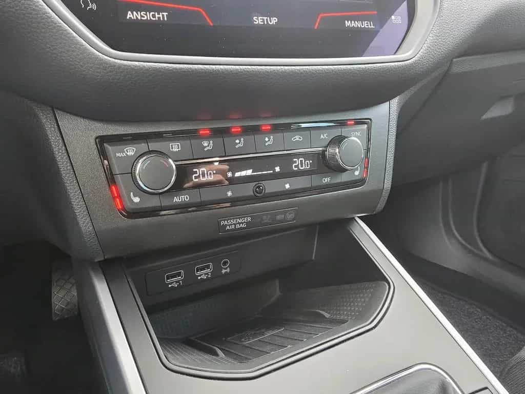 Seat Arona FR*LED*NAVIGATION*PDC*SITZHEIZUNG* 08/2019-photo-10