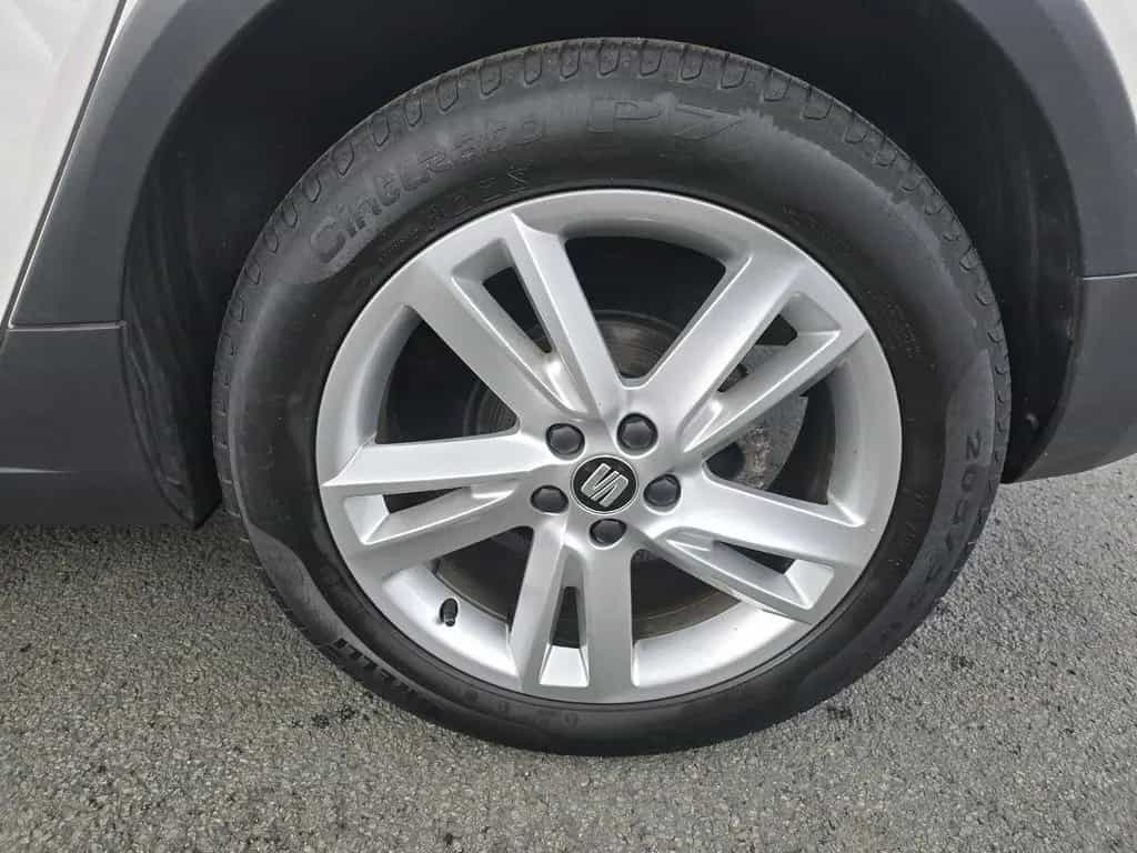 Seat Arona FR*LED*NAVIGATION*PDC*SITZHEIZUNG* 08/2019-photo-14