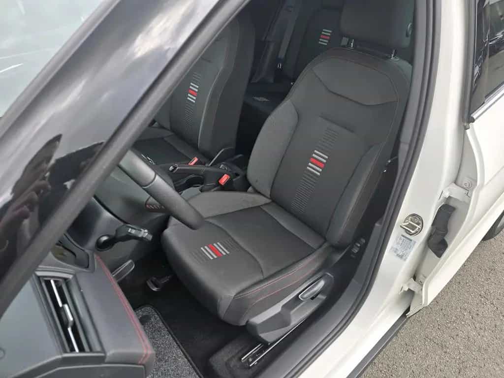 Seat Arona FR*LED*NAVIGATION*PDC*SITZHEIZUNG* 08/2019-photo-3