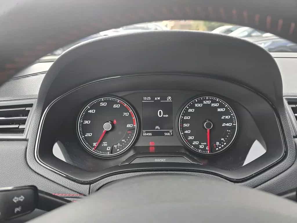 Seat Arona FR*LED*NAVIGATION*PDC*SITZHEIZUNG* 08/2019-photo-4