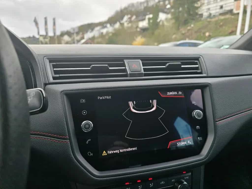 Seat Arona FR*LED*NAVIGATION*PDC*SITZHEIZUNG* 08/2019-photo-9