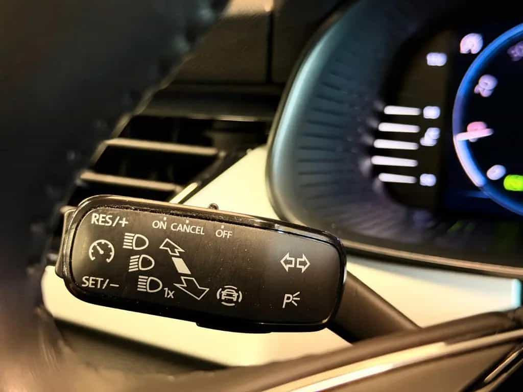 Skoda Kamiq 1.0 TSI Ambition Pano ACC Camera VirCock 04/2022-photo-14