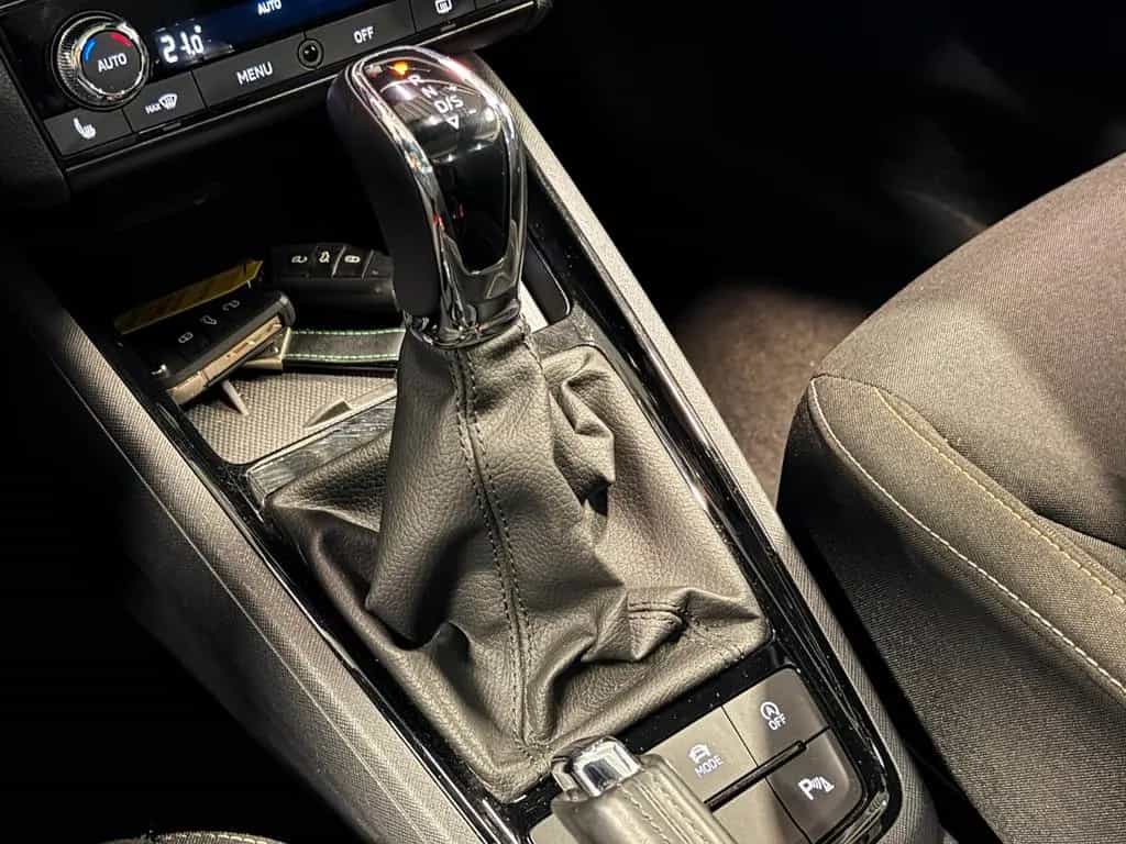Skoda Kamiq 1.0 TSI Ambition Pano ACC Camera VirCock 04/2022-photo-15
