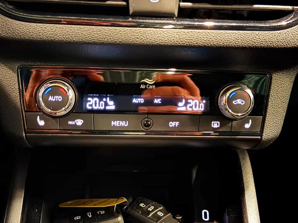 Skoda Kamiq 1.0 TSI Ambition Pano ACC Camera VirCock 04/2022-photo-16