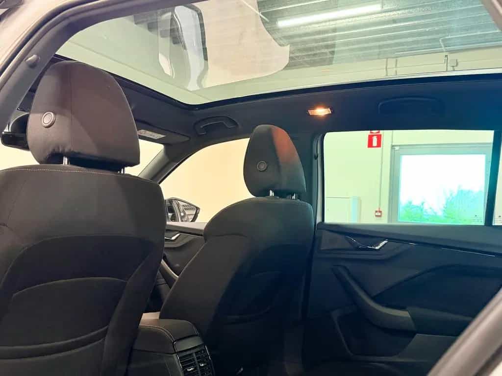 Skoda Kamiq 1.0 TSI Ambition Pano ACC Camera VirCock 04/2022-photo-26