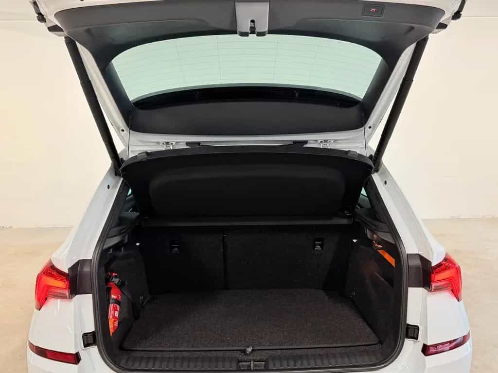 Skoda Kamiq 1.0 TSI Ambition Pano ACC Camera VirCock 04/2022-photo-27