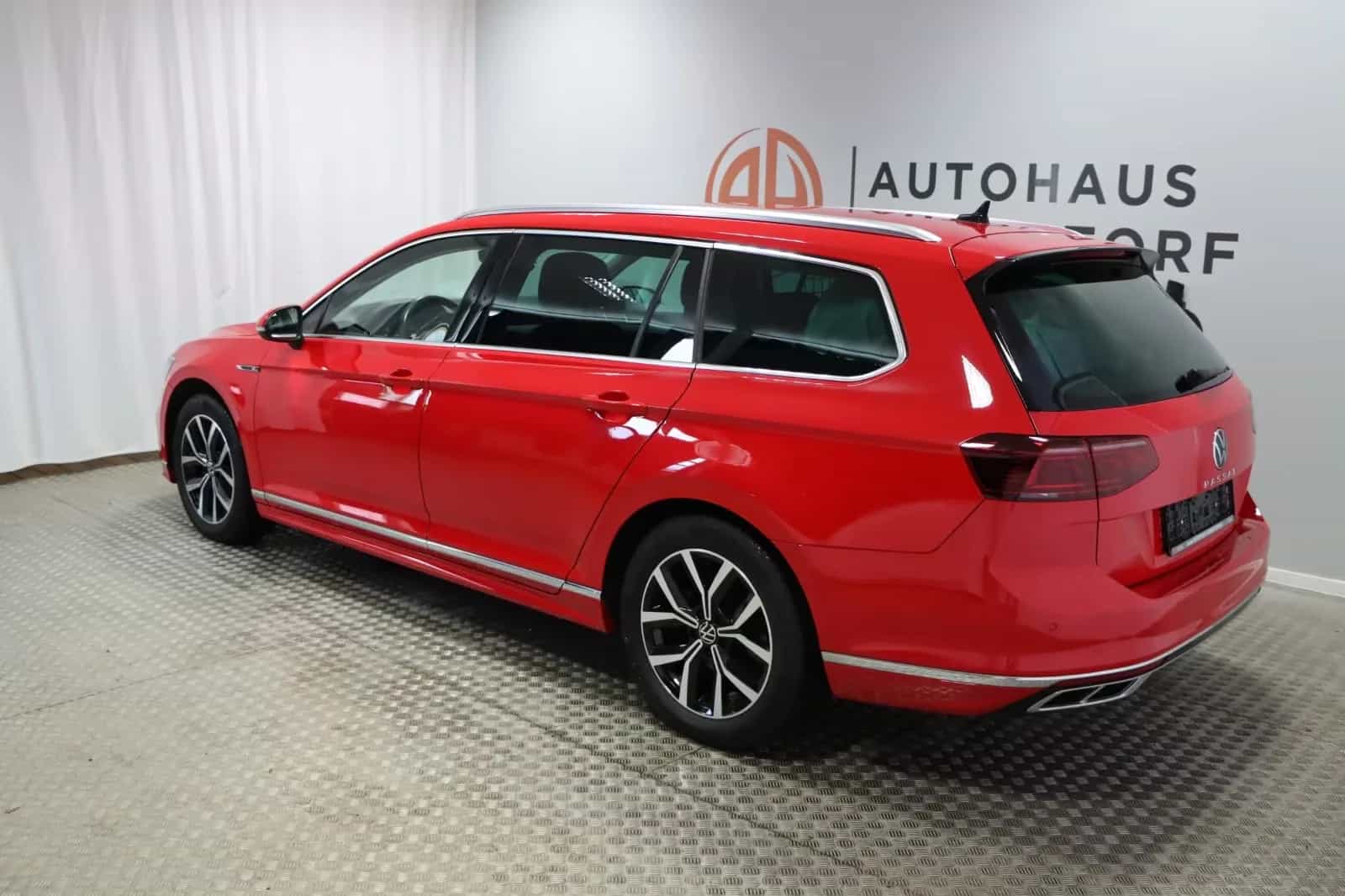 Volkswagen Passat Variant 03/2022-photo-2