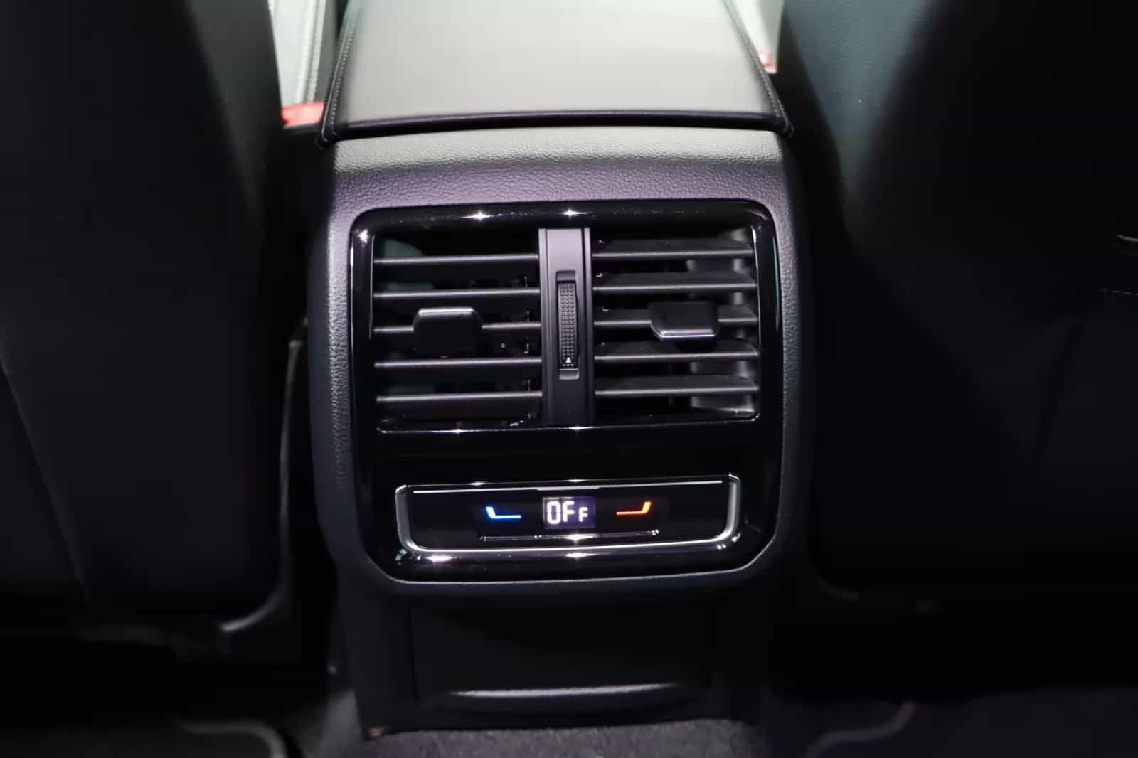 Volkswagen Passat Variant 03/2022-photo-21