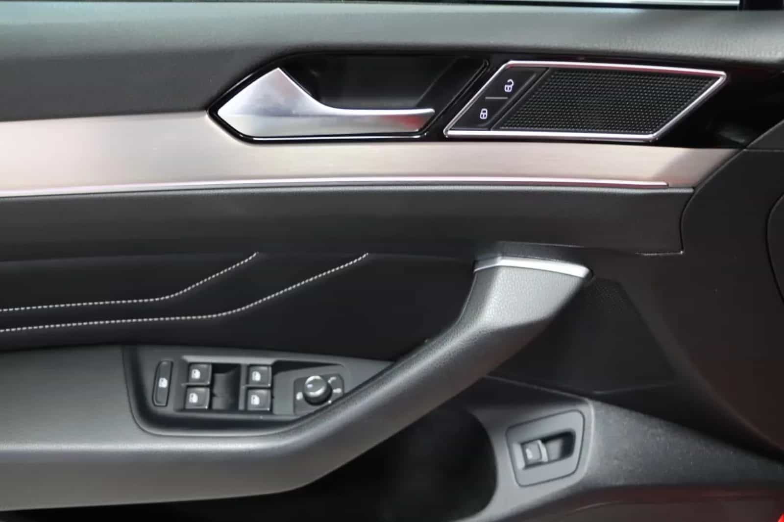 Volkswagen Passat Variant 03/2022-photo-7