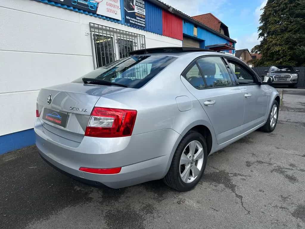 Skoda Octavia Elegance *PANO*PDC*STH*NAVI 01/2014-photo-6